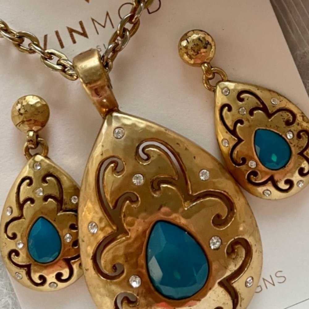 VINMOD Designs Repurposed Vintage Crystal Teardrop Pendant & Earring Set 20"